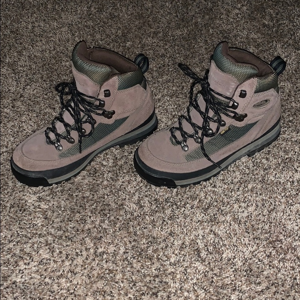 Women’s hiking boots